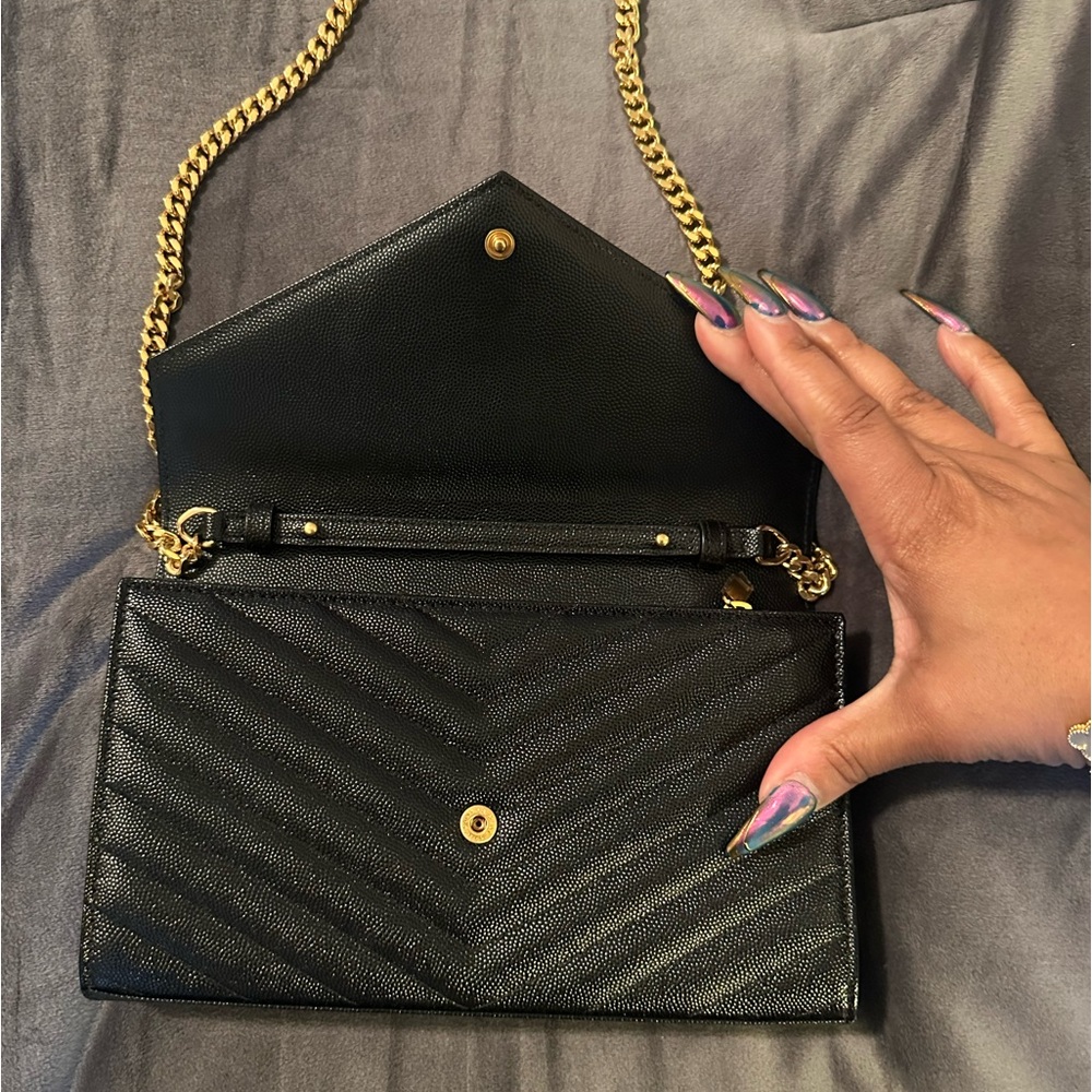 Saint Laurent
YSL Monogram Large Wallet on Chain in Grained Leather - Black - Picture 6 of 10